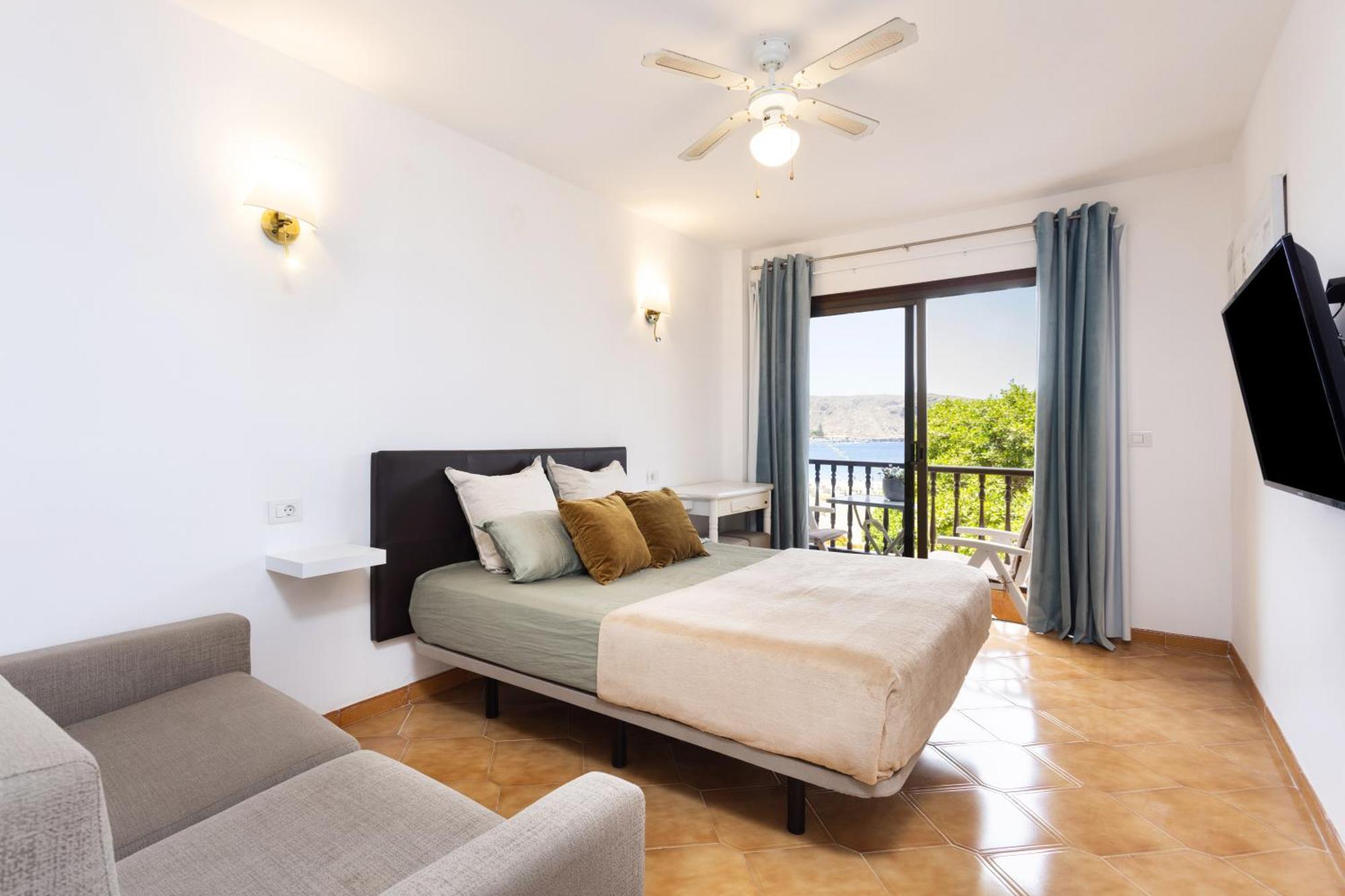 Classbnb - Seafront Studio With Beach View In The Center Of Los Cristianos ลอส กริสเตียนอส ภายนอก รูปภาพ